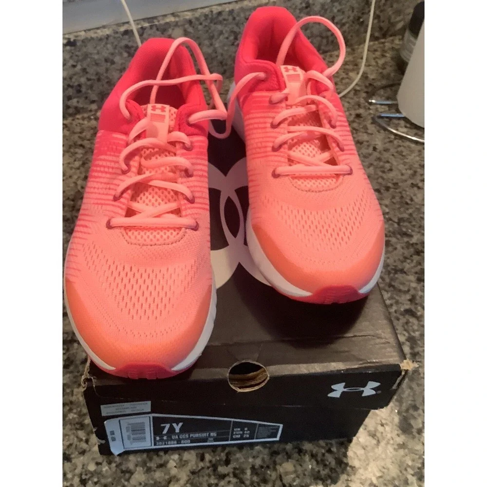 Under Armour UA Micro G Pursuit Running Training Shoes Woman Size 7y Pink New